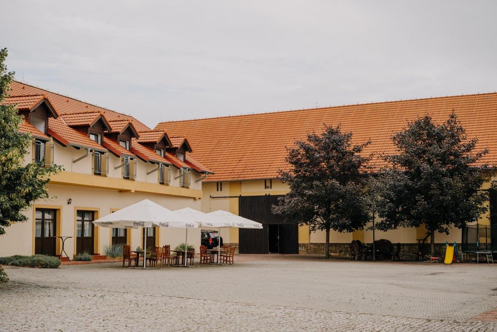 Hotel Lony Мохов Экстерьер фото