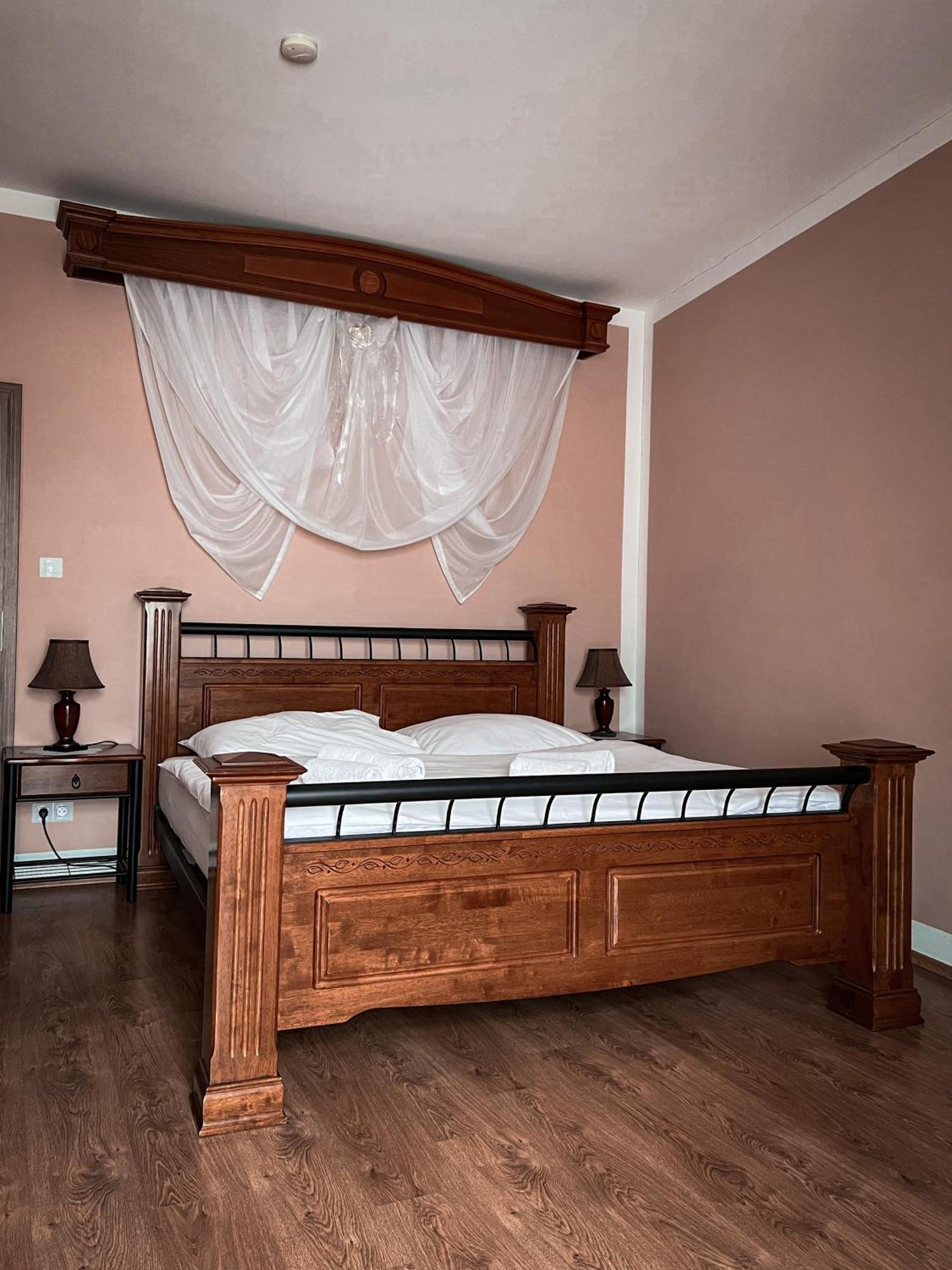 Hotel Lony Мохов Экстерьер фото